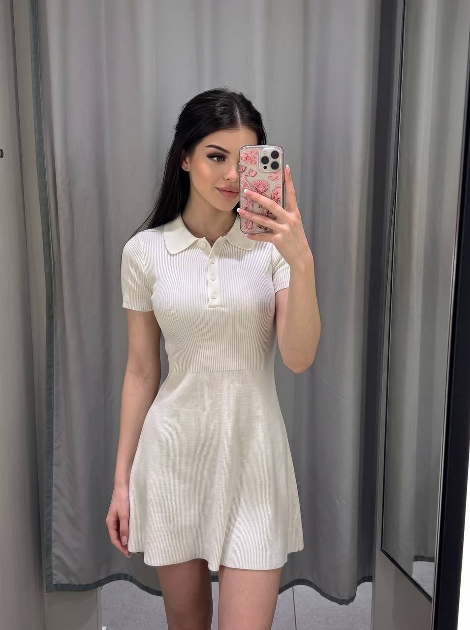 Ribbed White Mirror