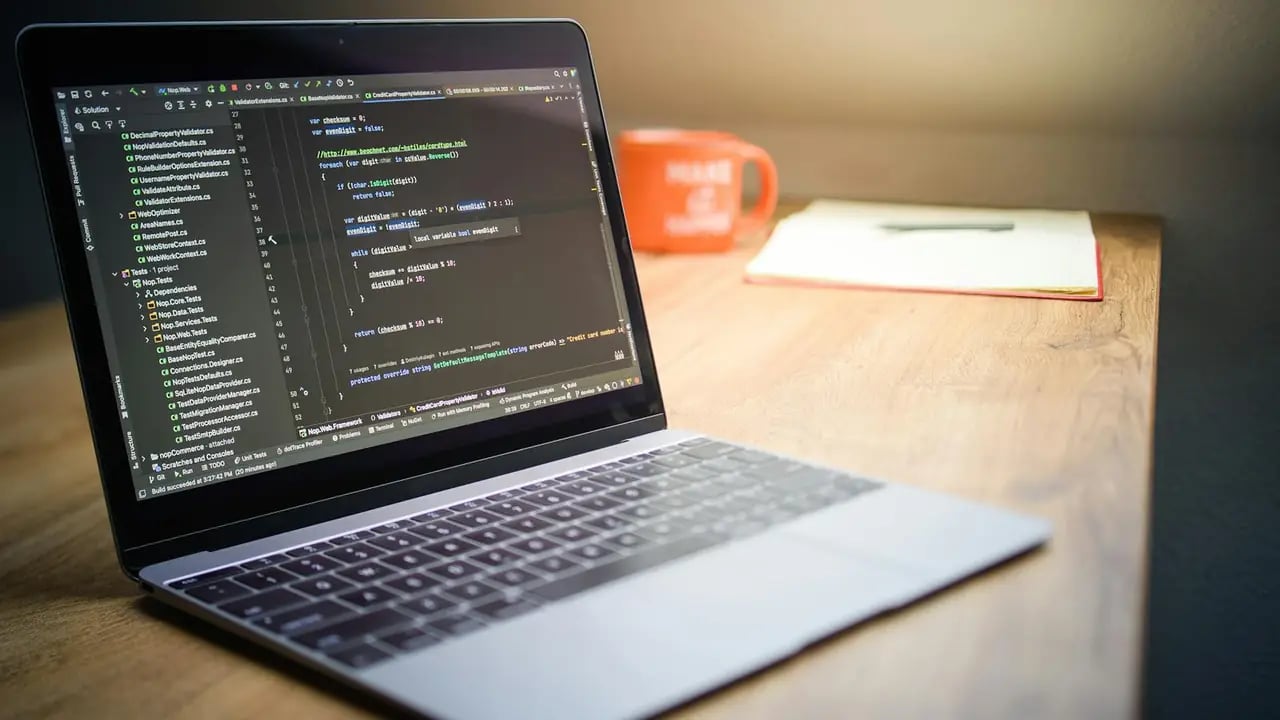 Las mejores habilidades gratuitas de Claude Code en 2026 — Sin compra necesaria